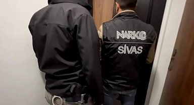 Sivas'ta 5 milyon TL'lik kağıda emdirilmiş uyuşturucu ele geçirildi