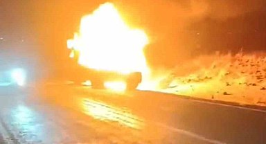 Siverek-Karacadağ karayolunda tır yangını