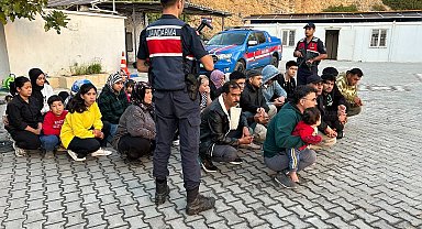 Sulama kanalına gizlenen 31 düzensiz göçmen yakalandı