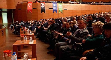 Sunay Akın, 'Cumhuriyet'e Giden Yol'da Bursalılar ile buluştu