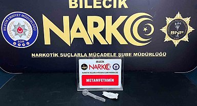 Şüpheli araçta uyuşturucu madde ele geçirildi