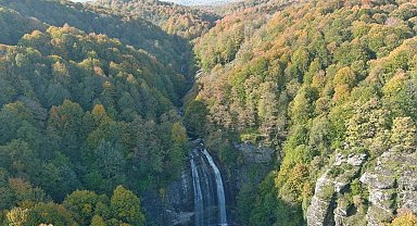 Suuçtu Şelalesi'nde sonbahar büyüsü