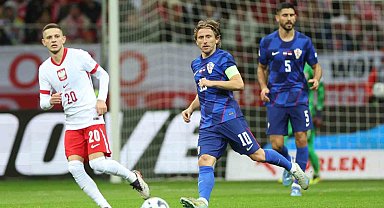 Szymanski gol attı, Livakovic kırmızı kart gördü