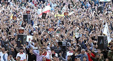 Tahran'da binlerce kişi İsrail ve ABD'yi protesto etti: "Silahlarımızı bırakmayacağız"