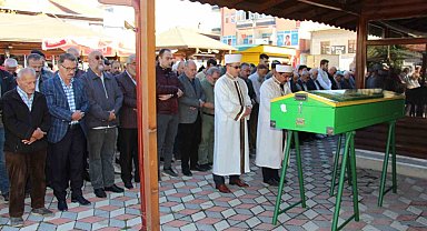 Takla atan otomobilde hayatını kaybeden çocuklar son yolculuğuna uğurlandı