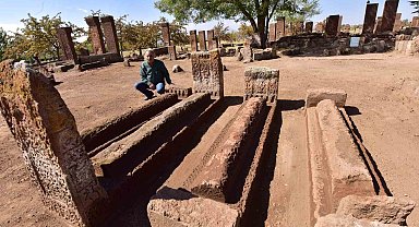 Tarihi mezarlıktan 6 sanduka gün yüzüne çıkarıldı