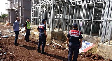 Tarım arazilerine yapılan bağ evlerinin inşaatı mühürlendi