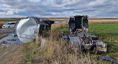 Tarım işçilerini taşıyan minibüs ile tanker çarpıştı: 1 ölü, 17 yaralı