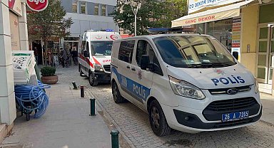Tartıştığı arkadaşı tarafından bıçaklanan yabancı uyruklu şahıs hastaneye kaldırıldı