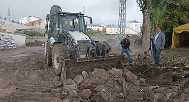 Taşlıçay'da sokak ve yol genişletme çalışmaları başladı
