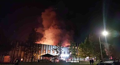 Tekirdağ'daki fabrika yangınını söndürme çalışmaları sürüyor