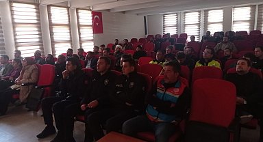 Tekman'da kamu personeline uyuşturucuyla mücadele semineri