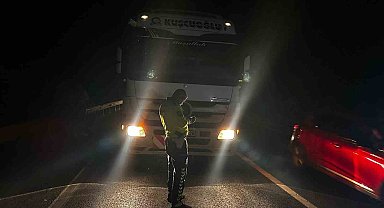 Tır şoförünün dikkati kazanın büyümesini önledi