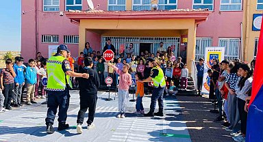 Tomarza'da öğrencilere trafik eğitimi verildi