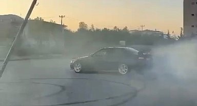 Tozu dumana kattı, ezan vakti polise yakalandı