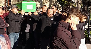 Trafik kazasında hayatını kaybeden lise öğrencisi son yolculuğuna uğurlandı