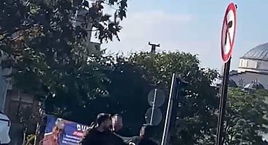 Trafikte yumruklu kavga kamerada