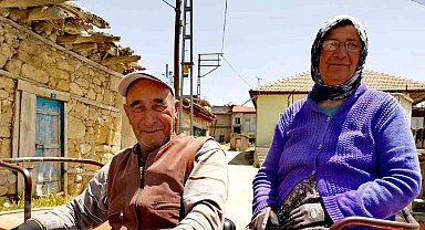 Traktör kazası yaşlı çifti ayırdı: 1 ölü, 1 yaralı