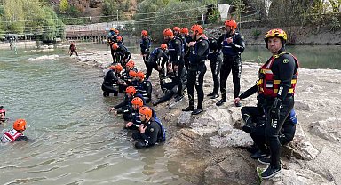 Tunceli'de su üstü kurtarma eğitimi
