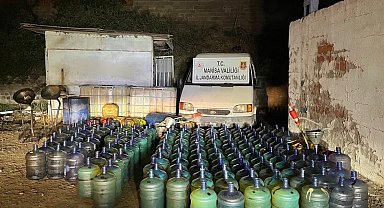 Turgutlu'da 4 bin 860 litre kaçak akaryakıt ele geçirildi