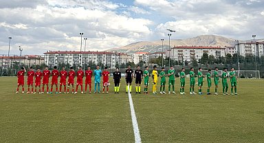 Türk Devletleri futbolcuları Erzurum'un zirvesinde buluştu