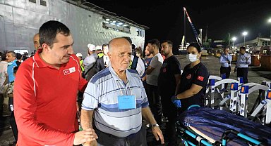 Türk Kızılay'dan Lübnan'dan tahliye edilenlere sıcak yemek