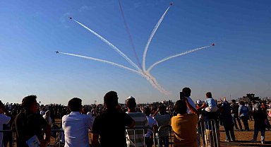 Türk Yıldızları gökyüzünü renklendirdi