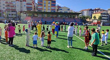 Türkeli MYO Oyun Şenliği'nde çocuklar hem eğlendi hem öğrendi