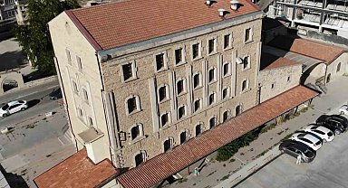 Türkiye Cumhuriyeti'nin ilk fabrikalarından 100 yaşındaki Azmi Milli hala çalışıyor