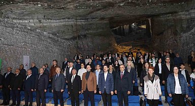 Tuz Mağarası'nda "Ağrı Dağı Solunum Zirvesi-2" düzenlendi