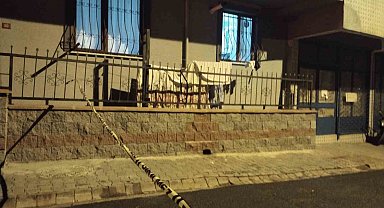 Ümraniye'de saldırganlar bir evi kurşunlayarak kaçtı