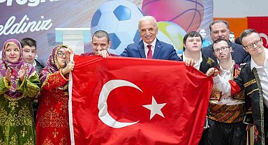 Ümraniye'de spor seferberliği: 100 okula 3 bin 267 spor malzemesi verildi