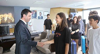 Üniversite ve liseli gençlerden Başkan Önal'a teşekkür ziyareti