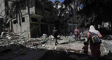 UNRWA: "Kuzey Gazze'de en az 400 bin kişi sıkışıp kaldı"