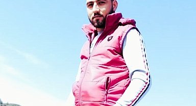 Uyuşturucu parası için babası ve ağabeyini öldürüp arkadaşlarıyla çay içmiş