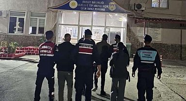 Uyuşturucuyu sattığı esnada suçüstü yakalandı