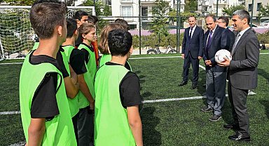 Vali Aktaş, Ertuğrul Gazi Anadolu İmam Hatip Lisesi'ni ziyaret etti