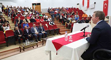 Vali Aydoğdu, beden eğitimi öğretmenleri ve spor antrenörleriyle bir araya gelerek istişarelerde bulundu