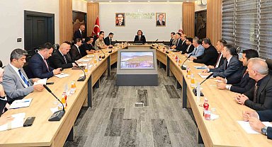 Vali Aydoğdu proje ve çalışmalar hakkında bilgilendirildi
