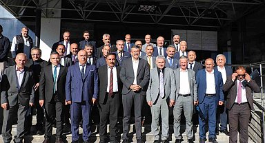 Vali Çelik muhtarlara bir araya geldi