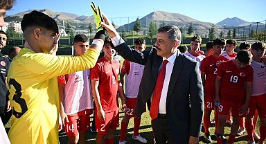 Vali Çiftçi, millilerimizin başarısını paylaştı