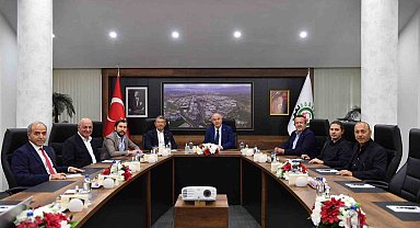 Vali Coşkun, OSB Yönetim Kuruluna hayırlı olsun ziyareti gerçekleştirdi