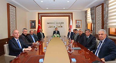 Vali Eldivan Muhtar Günü dolayısıyla muhtarlarla bir araya geldi