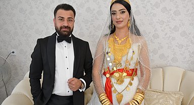 Van'da aşiret düğününde geline 4 kilo altın, damada 10 milyon TL takıldı
