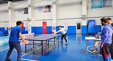 Varto'da 'Kurumlar Arası Masa Tenisi Turnuvası' başladı