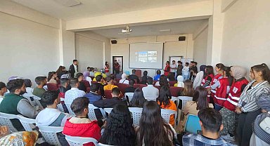 Varto'daki üniversite öğrencileri için 'Çarşamba Semineri' başladı