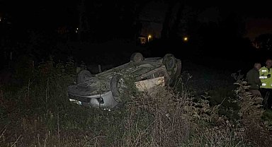 Virajı alamayan otomobil takla attı: 2 yaralı