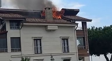 Yalova'da 2 katlı villanın çatısında yangın