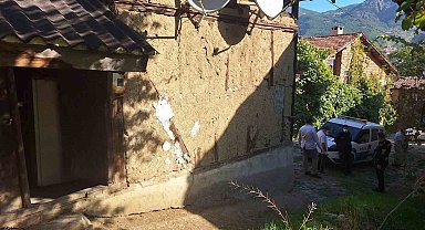 Yaşlı adam yalnız yaşadığı evinde ölü bulundu