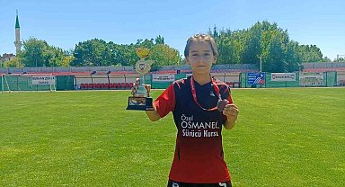 Yetenekli futbolcu 3. Lig takımın alt yapısına gitti